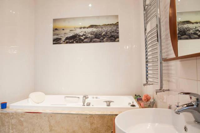 Arvalee Retreat With Outdoor Hottub Bed & Breakfast Omagh Exterior photo